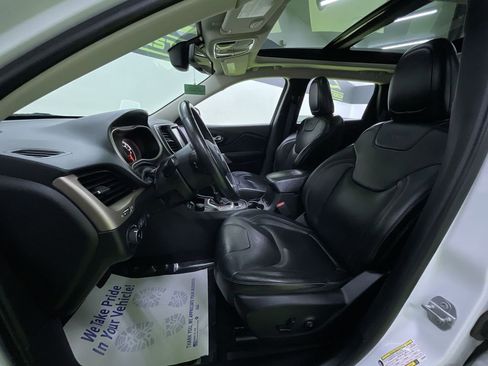 Used 2018 Jeep Cherokee Limited image 18