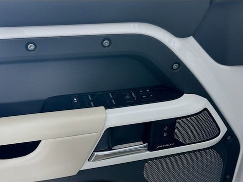 Used 2023 Land Rover Defender 130 First Edition image 17