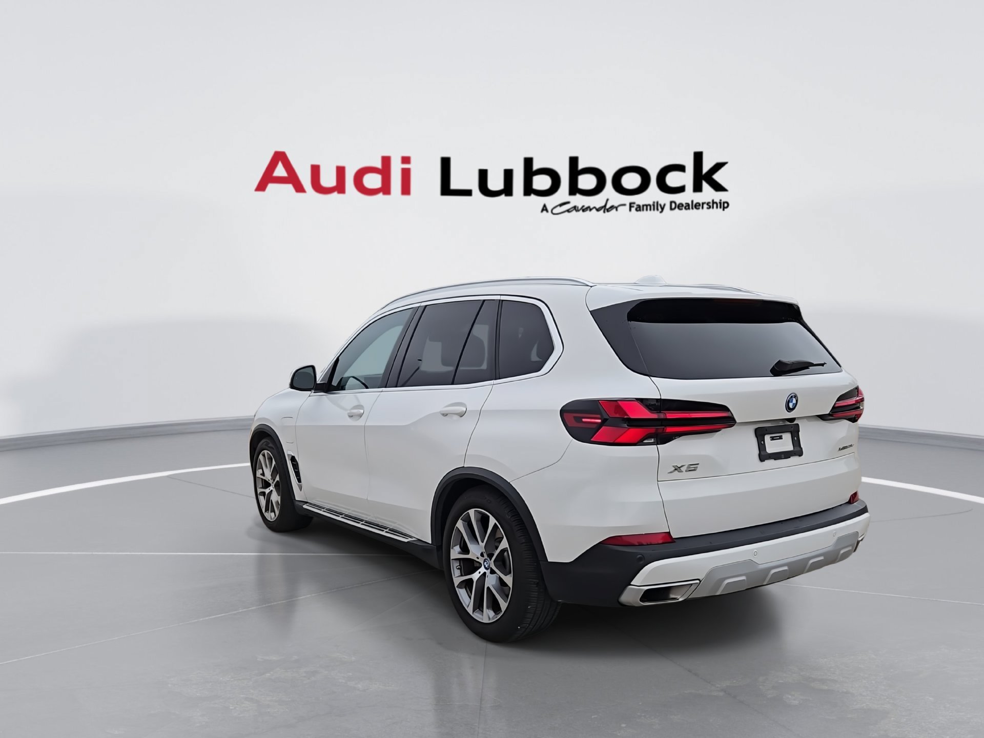 Used 2025 BMW X5 xDrive50e AWD/4WD image 7