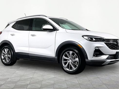 Certified 2022 Buick Encore GX Essence w/ Advanced Technology Package AWD/4WD image 3