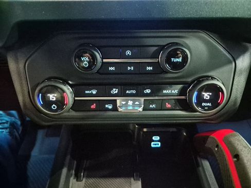 New 2025 Ford Bronco Heritage Edition image 31