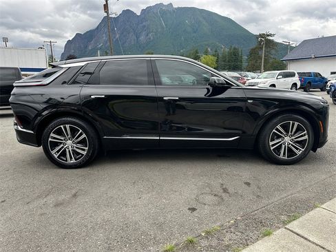 Used 2024 Cadillac Lyriq Luxury image 5