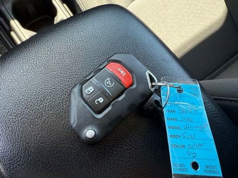 Used 2023 Jeep Wrangler Unlimited w/ Cold Weather Group AWD/4WD image 31
