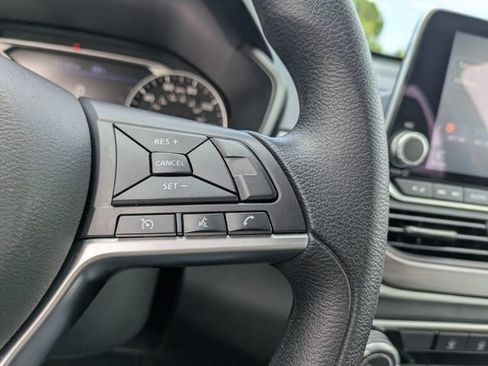 Used 2024 Nissan Altima 2.5 SV image 25