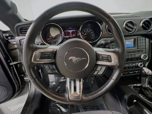 Used 2017 Ford Mustang Coupe RWD image 18