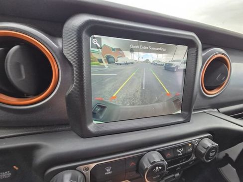 Used 2021 Jeep Gladiator Mojave AWD/4WD image 17
