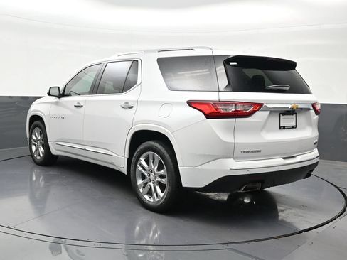 Used 2021 Chevrolet Traverse High Country FWD image 3
