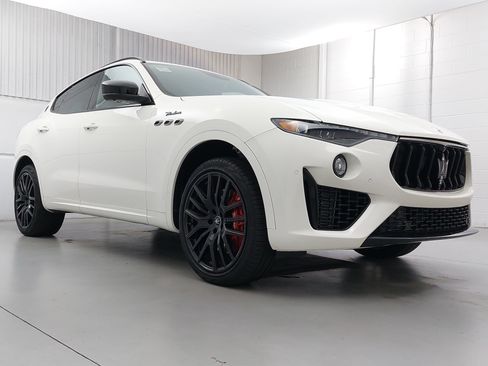 Used 2024 Maserati Levante Modena Ultima AWD/4WD image 9