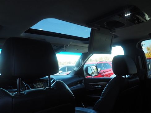 Used 2019 Cadillac Escalade ESV Premium Luxury image 19