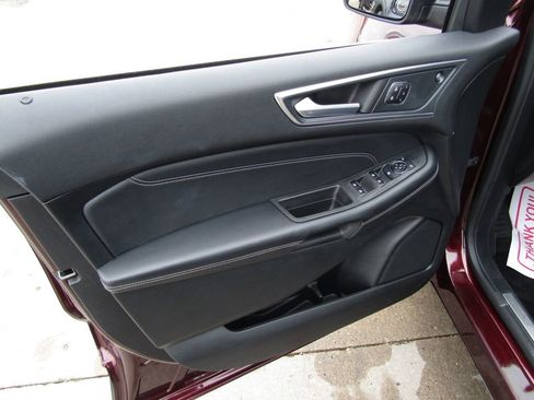 Used 2024 Ford Edge Titanium image 21