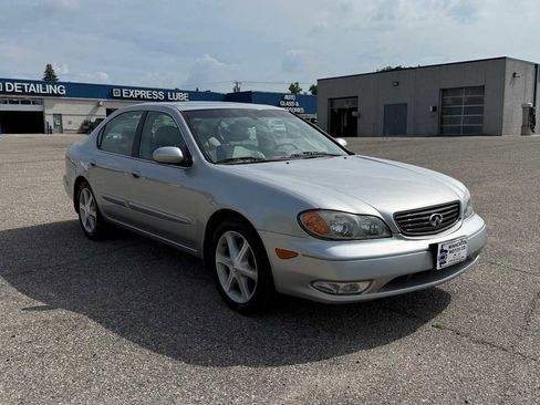 Used 2003 INFINITI I35 w/ Sunroof & Sunshade Pkg FWD image 2