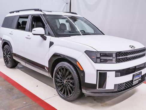 Used 2025 Hyundai Santa Fe Calligraphy image 5