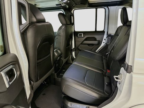 Used 2023 Jeep Wrangler Sahara w/ Cold Weather Group image 29