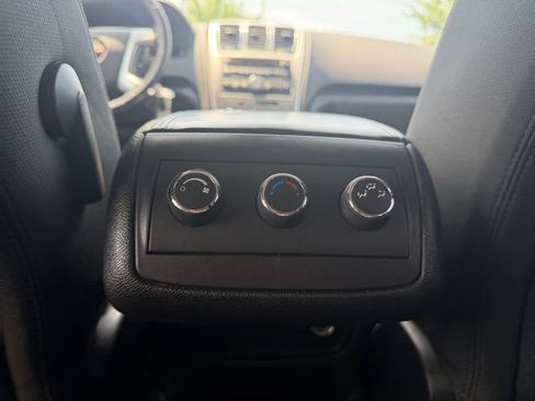 Used 2012 GMC Acadia SL w/ Preferred Package FWD image 33