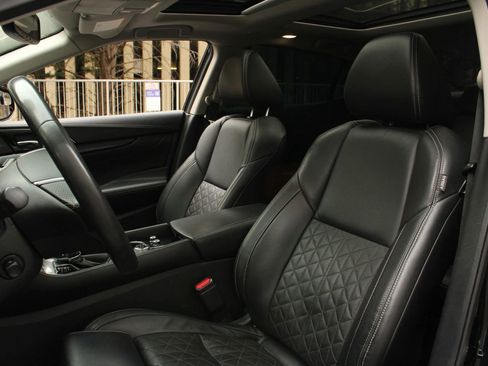 Used 2020 Nissan Maxima Platinum w/ Sport Mat Group FWD image 17