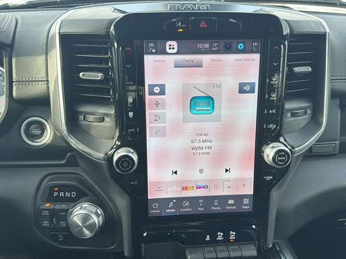 Used 2025 RAM 1500 Laramie image 15