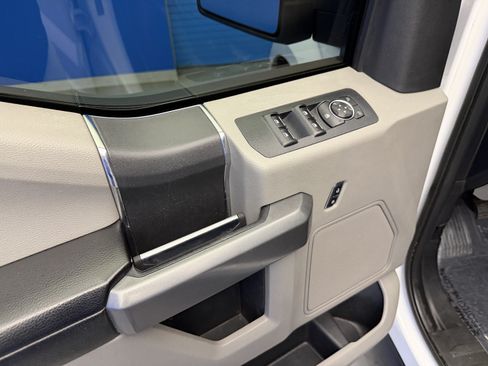 Used 2017 Ford F150 XLT AWD/4WD image 10