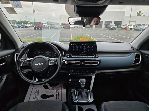 Used 2022 Kia Seltos S FWD image 6