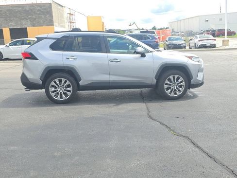 Used 2021 Toyota RAV4 XLE Premium AWD/4WD image 10