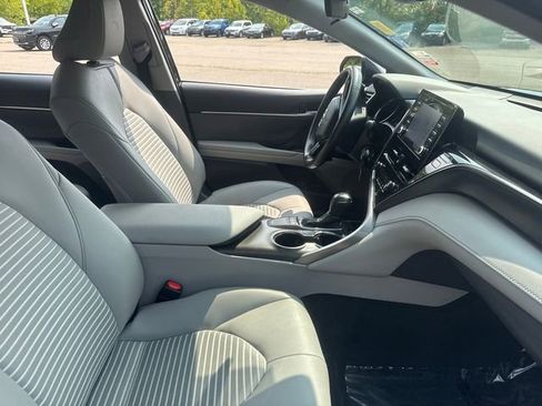 Used 2024 Toyota Camry SE image 17
