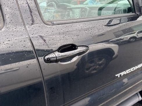 Used 2021 Toyota Tacoma TRD Sport image 32