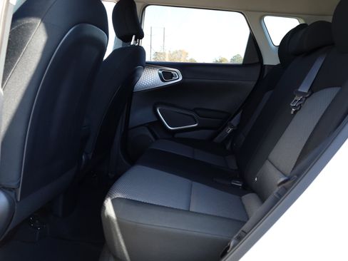Used 2020 Kia Soul LX image 15
