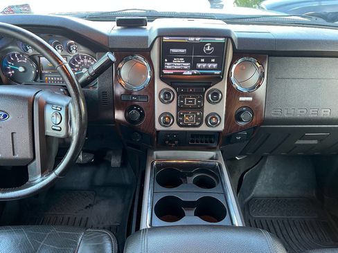 Used 2014 Ford F350 Lariat w/ Lariat Interior Package image 32
