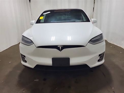 Used 2018 Tesla Model X 75D AWD/4WD image 4