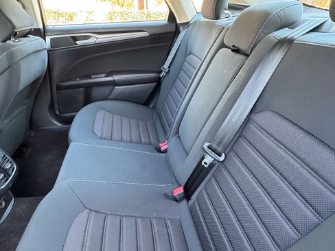 Used 2020 Ford Fusion SE image 28