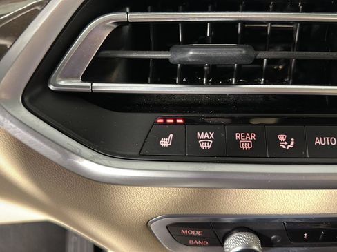 Used 2022 BMW X5 xDrive40i w/ Premium Package AWD/4WD image 19