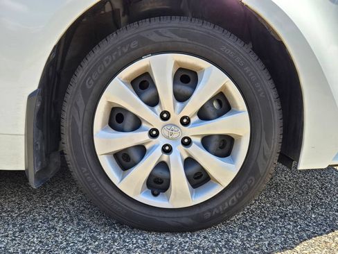 Used 2024 Toyota Corolla LE AWD/4WD image 10