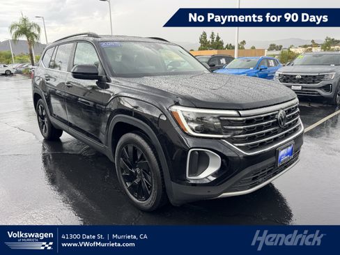Certified 2024 Volkswagen Atlas SE FWD image 1
