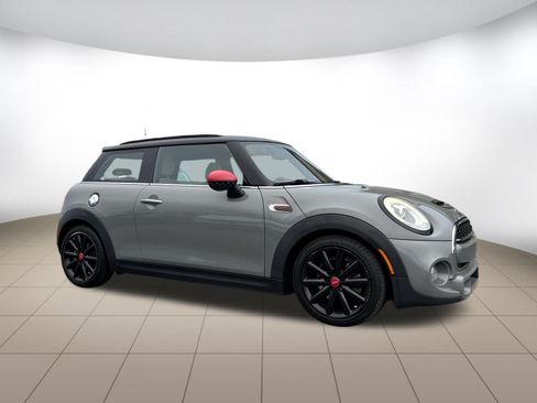 Used 2017 MINI Cooper S FWD image 1