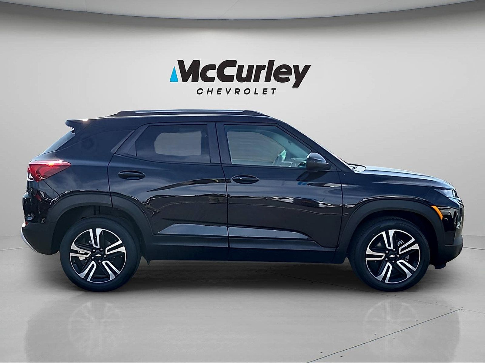 Used 2023 Chevrolet TrailBlazer LT FWD image 8