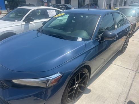 Used 2025 Honda Civic Sport image 1