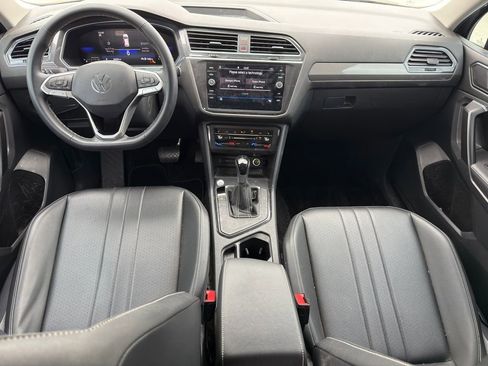 Used 2023 Volkswagen Tiguan SE image 22
