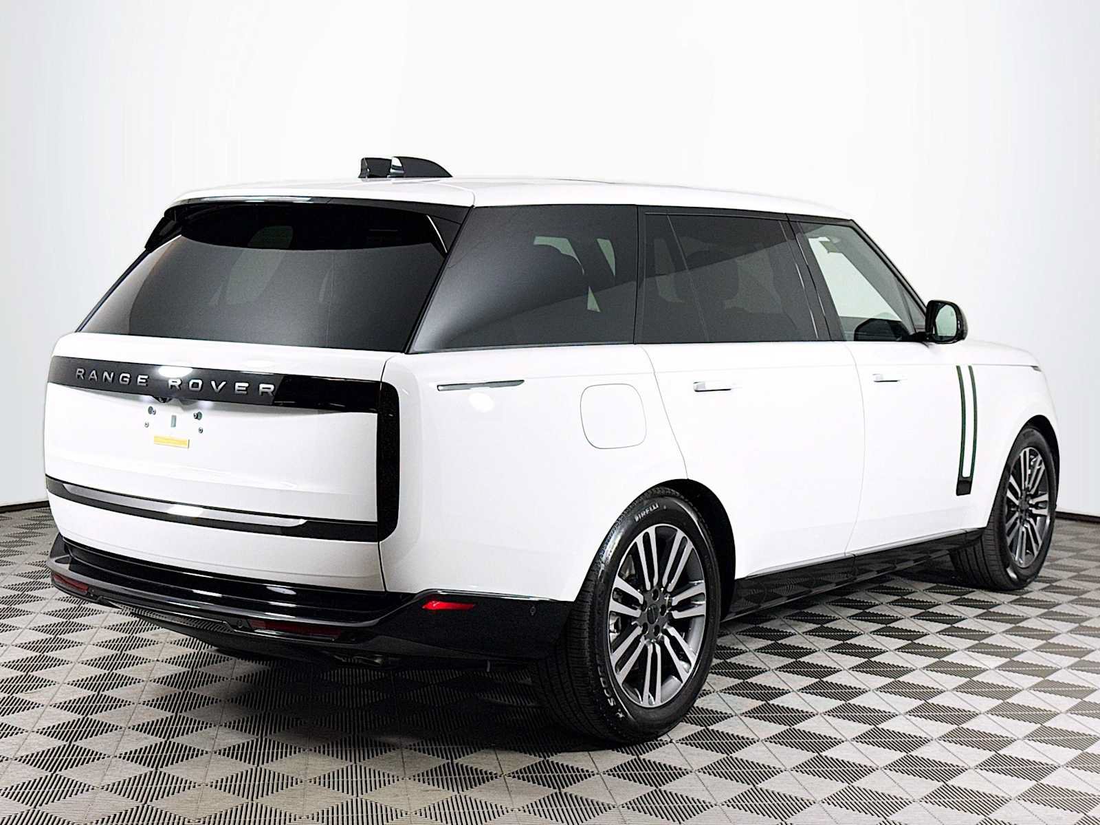New 2026 Land Rover Range Rover Long Wheelbase SE AWD/4WD image 5