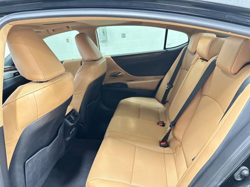 Certified 2023 Lexus ES 350 w/ Premium Package image 31