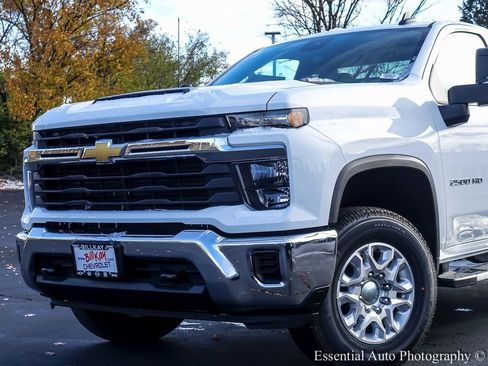 New 2026 Chevrolet Silverado 2500 LT image 4