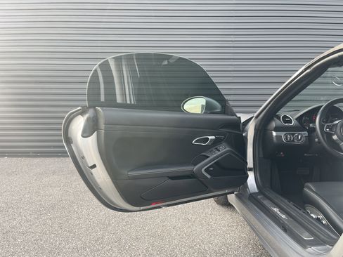 Certified 2024 Porsche 718 Boxster image 14