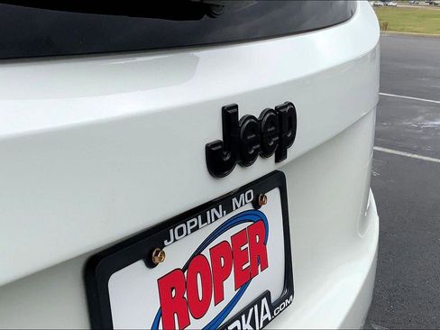 Used 2023 Jeep Renegade Altitude image 30