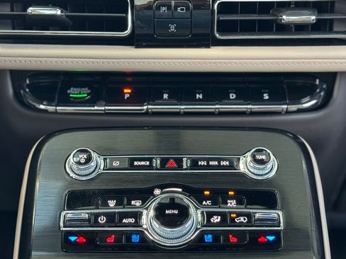 Used 2021 Lincoln Nautilus Reserve image 19