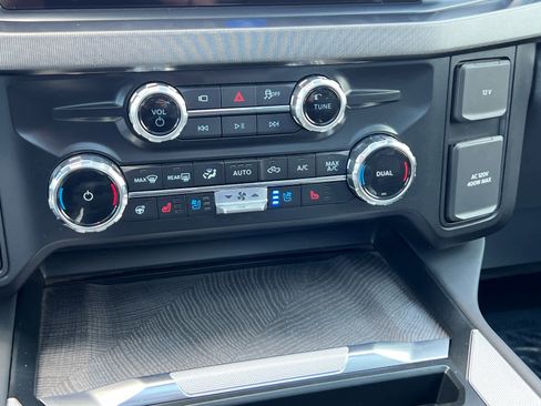 Certified 2025 Ford F350 Platinum image 37