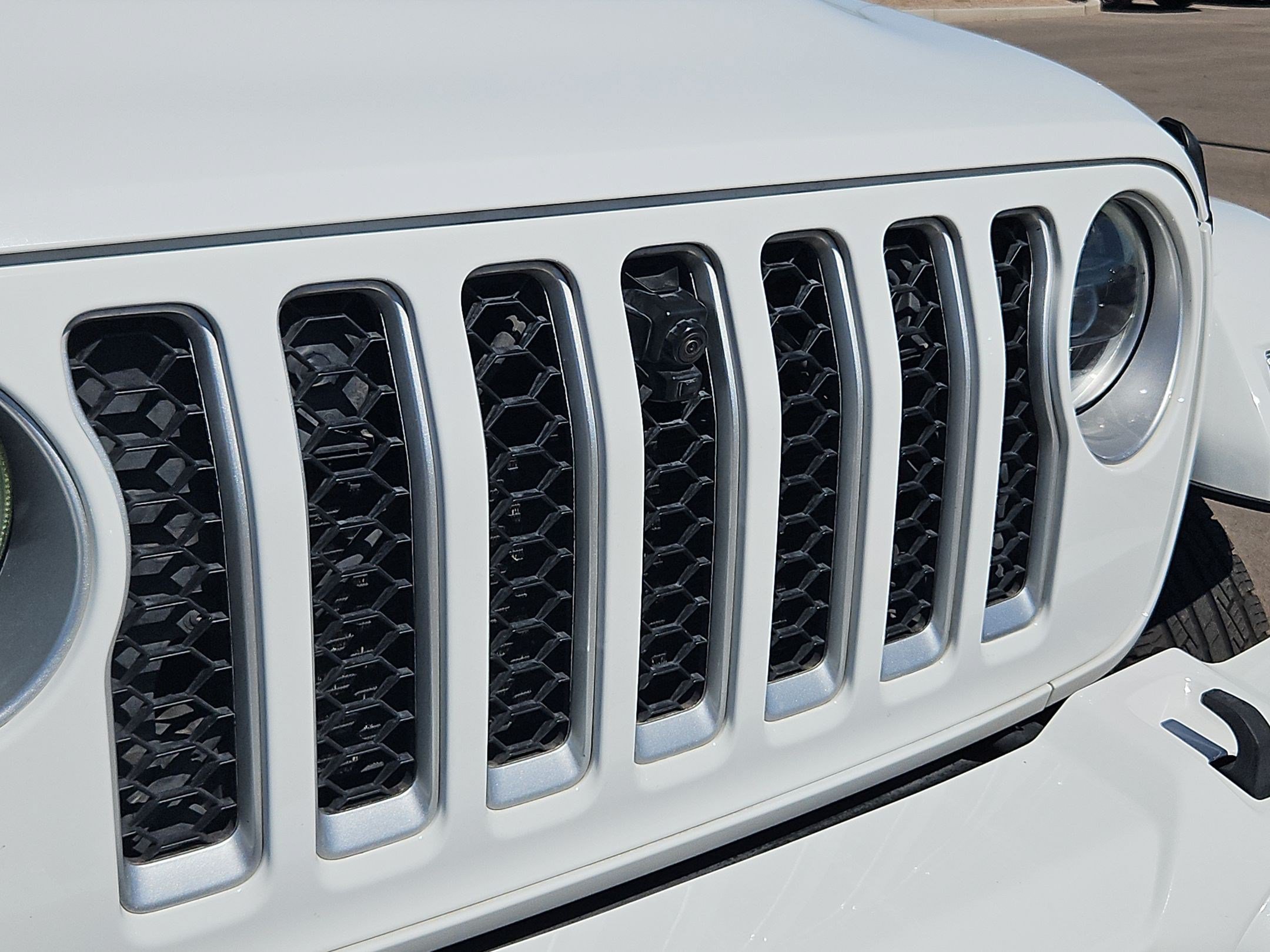 Used 2023 Jeep Wrangler Unlimited Sahara AWD/4WD image 14