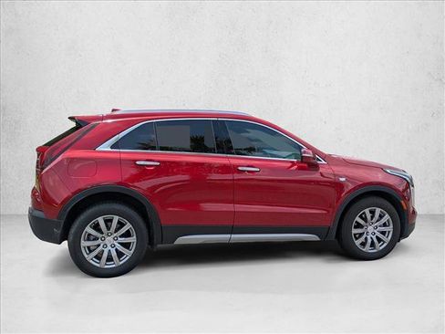 Used 2023 Cadillac XT4 Premium Luxury w/ Technology Package FWD image 4