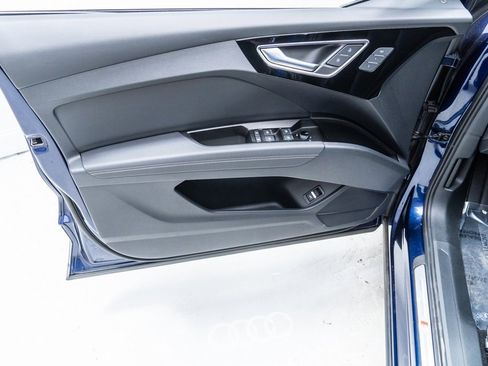 Used 2025 Audi Q4 e-tron Prestige w/ Sport Package image 23