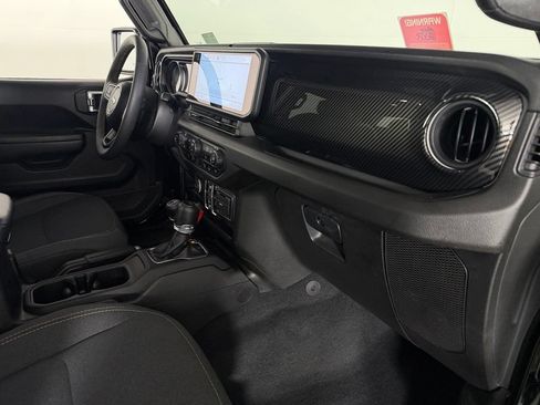 Used 2024 Jeep Gladiator Sport AWD/4WD image 30