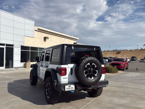 Used 2024 Jeep Wrangler Unlimited Rubicon 4xe AWD/4WD image 5