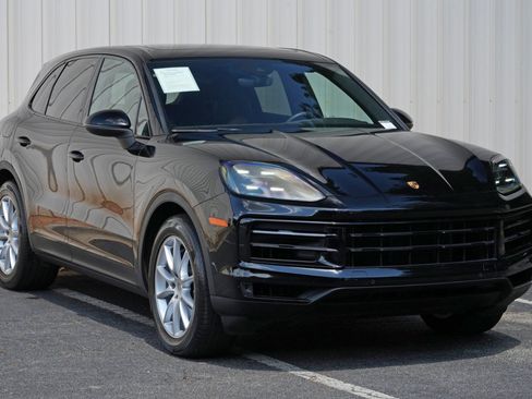 Used 2024 Porsche Cayenne AWD/4WD image 60