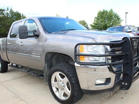 Used 2013 Chevrolet Silverado 2500 LT w/ Custom Sport Truck Package AWD/4WD image 12